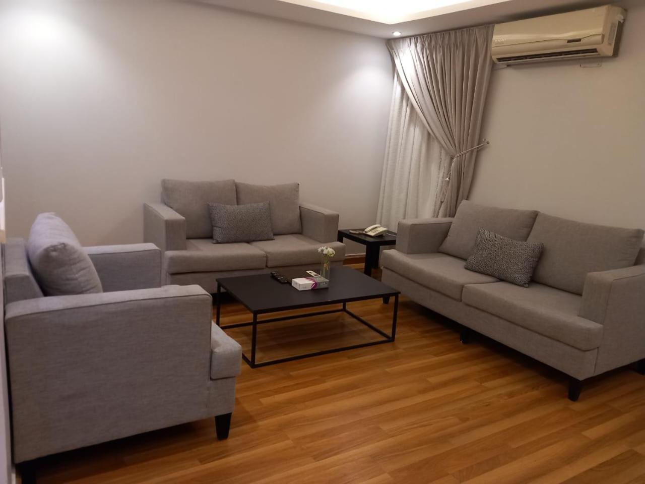 Vision Apartment Buraidah Esterno foto